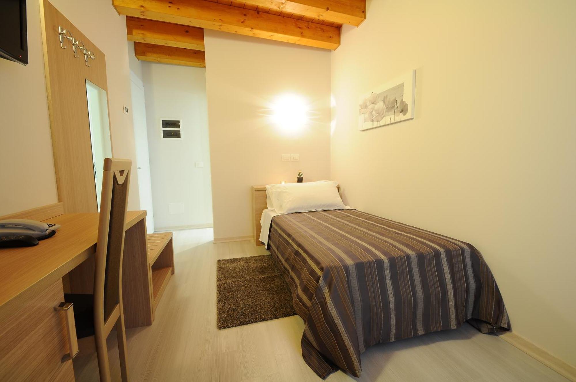 Albergo Leon Bianco Gonars Hotel Gonàrs